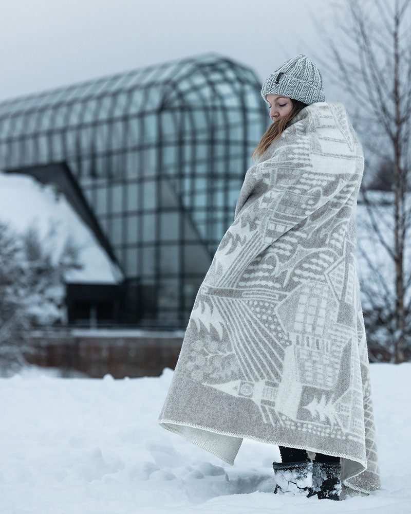 Rovaniemi -huopa, beige - Karoliina Erkinjuntti