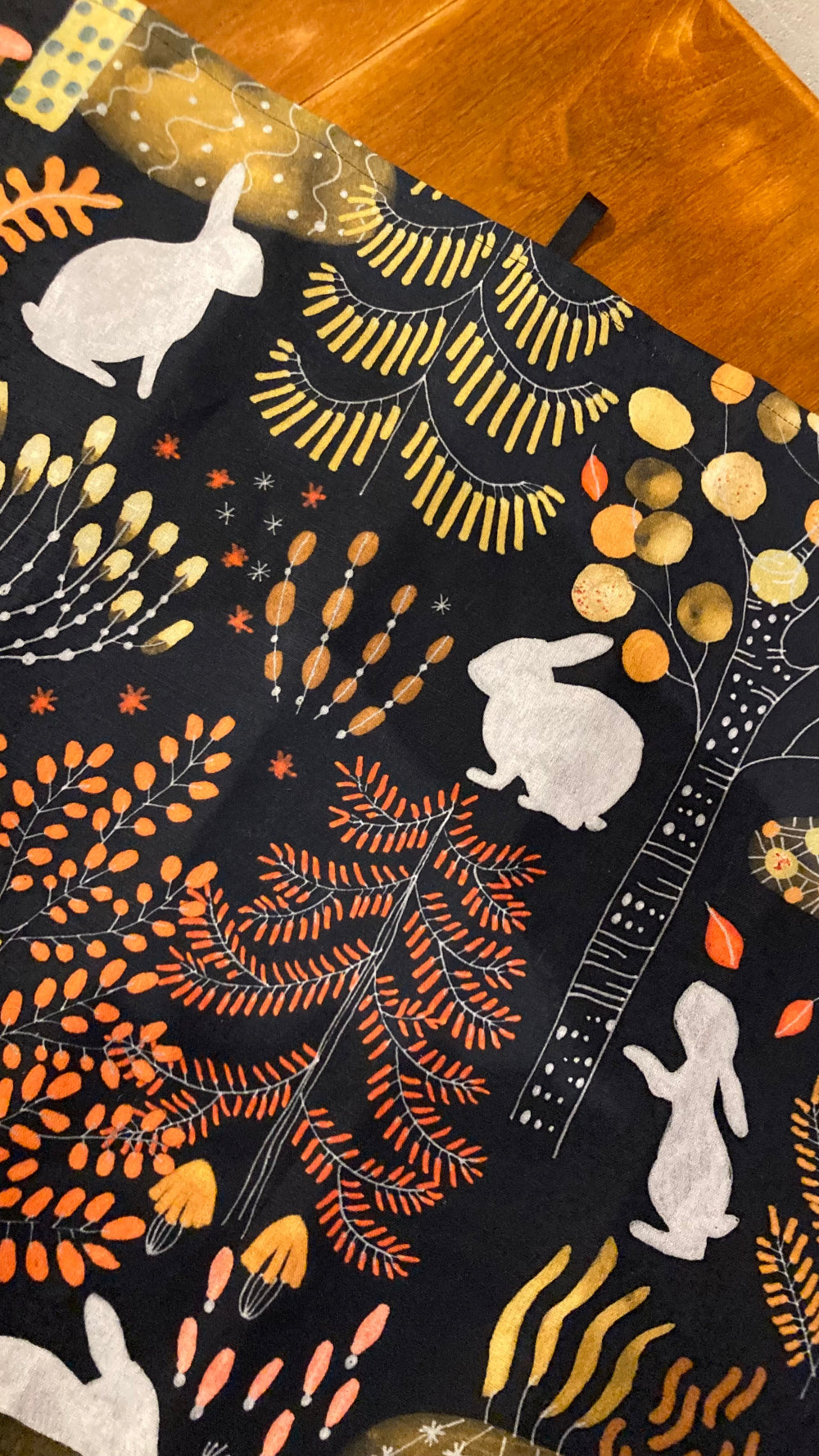 Suojavari-keittiöpyyhe, Karoliina Erkinjuntti